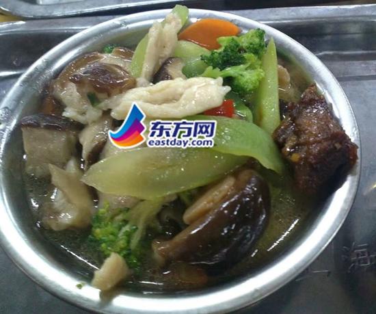 图片说明：上海师大推出“蓝瘦香菇”菜品。