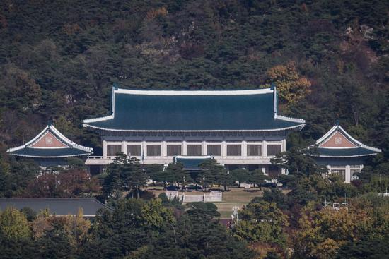 这是11月1日在韩国首尔拍摄的韩国总统官邸青瓦台。（新华/法新）