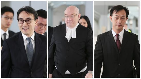 宣誓风波司法复核案昨天开审，左一为代表立法会、左二左三为代表梁游的大律师。