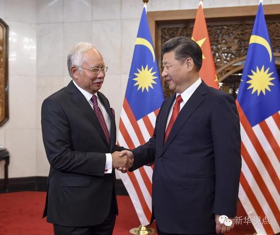 2016年11月3日，国家主席习近平在北京钓鱼台国宾馆会见马来西亚总理纳吉布。新华社记者李学仁 摄