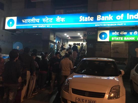 印度的ATM已经被挤爆