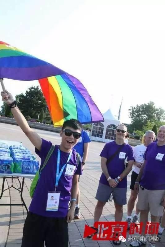 刘石在美国参加世界同性恋运动会。