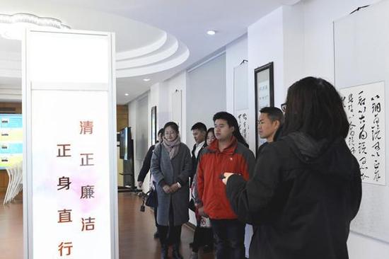 洪泽法院监察室组织今年新晋人员参观廉政教育