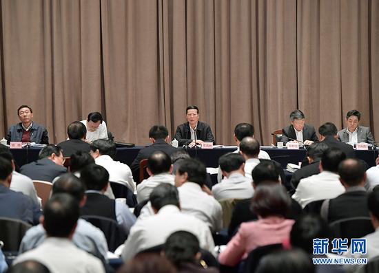 12月2日,全国生态文明建设工作推进会议在浙江省湖州市召开。中共中央政治局常委、国务院副总理张高丽出席会议并讲话。 新华社记者 王晔摄