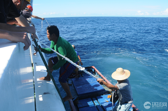 菲渔民被转移到海警3501舰