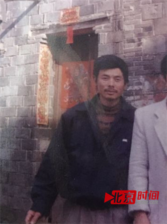 方林崽留给哥哥和弟弟惟一的影像,照片拍摄于2002年前后 图/北京时间方林崽留给哥哥和弟弟惟一的影像,照片拍摄于2002年前后 图/北京时间