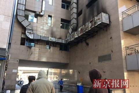 北京朝阳区一大厦餐厅起火 暂无人员伤亡|火灾