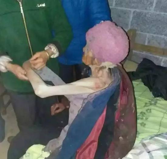 儿子儿媳:那屋子不是猪圈,母亲自愿搬去