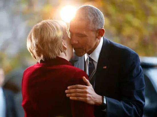▲奥巴马任内最后一次访问德国，与德国总理默克尔会面一幕