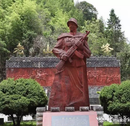 （张大权烈士雕塑）