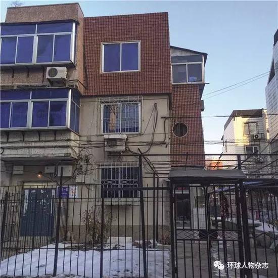 王建平之父王振海位于辽宁抚顺的家。(本刊记者朱东君摄)