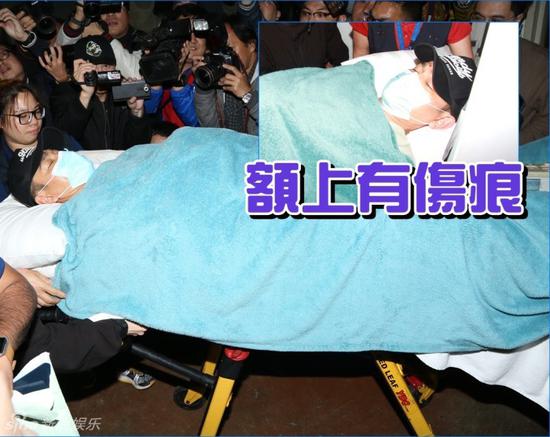 13张刘德华到医院额头有伤状态清醒