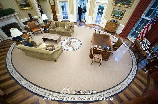 奥巴马时期选用的、边缘印有5名美国历史名人名言警句的地毯