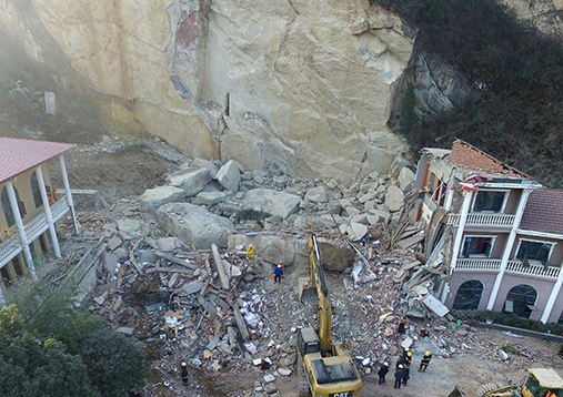 湖北南漳山体崩塌现场已无生命迹象 12人遇难