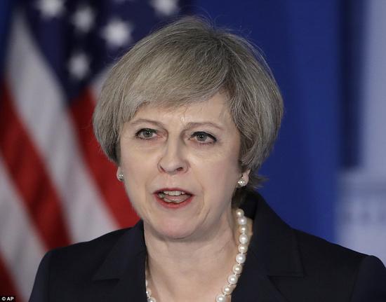 英国首相在美国国会演讲（美联社）