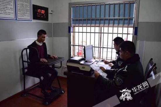 林妙可艺考再落榜 林妈:过度炒作不正常