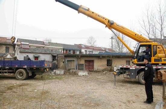 院执行干警现场监督建筑设备租赁合同纠纷案交