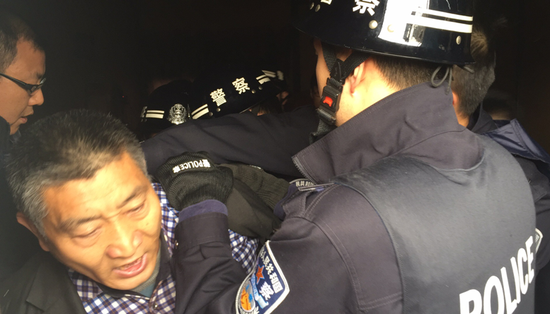 苏州市虎丘区人民法院直播一起强制执行归还土