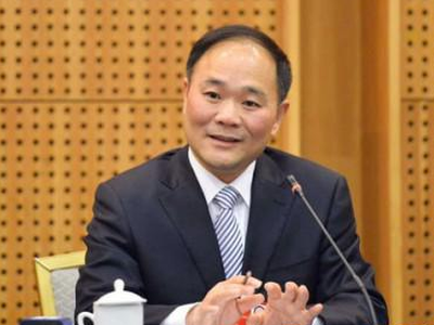 两会特写：四川委员誓将甲醇汽车黑科技带回家乡