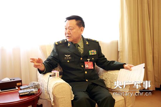 全国人大代表、北部战区陆军副司令员胡修斌接受央广军事记者专访。