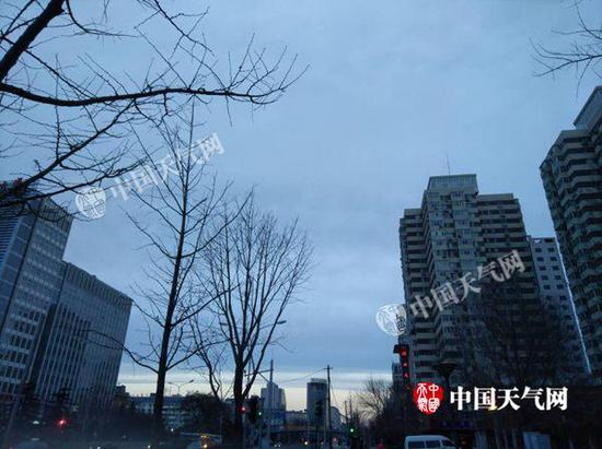 3月5日7时，北京蓝天相伴。