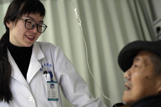 在肿瘤医院断断续续治疗的8年间，一直都是田玲担当杨希贤的主治医生。