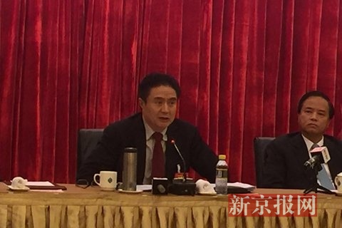 海南省委书记罗保铭回答记者提问。新京报首席记者 王姝 摄