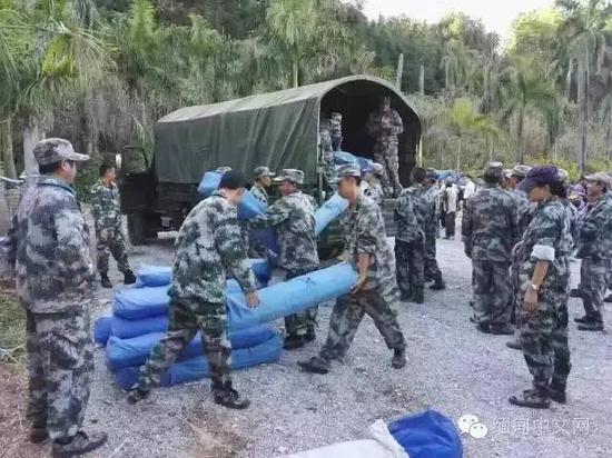 去年11月，中国武警公安积极救助缅甸边民