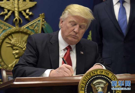特朗普重发入境限制令 伊拉克禁令被解除|特朗