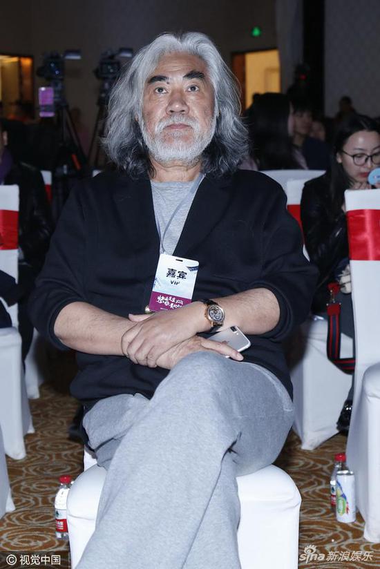 张纪中承认去年已和樊馨蔓离婚:这是个人的事儿