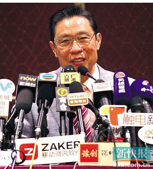 天下人大代表、中国工程院院士钟南山在两会中答记者问。 新快报记者 祝贺/摄