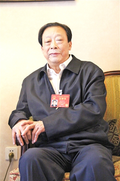 全国人大代表、河南省郑州市金水区东风路街道办事处宋砦村党总支书记宋丰年