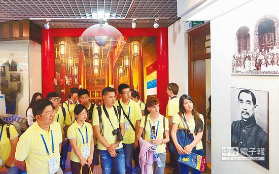 台湾陆委会发文，要求包括学校在内相关人员来大陆转机都要申请许可或报准，不少大学认为恐阻碍两岸交流。（图片来源：台湾“中时电子报”）