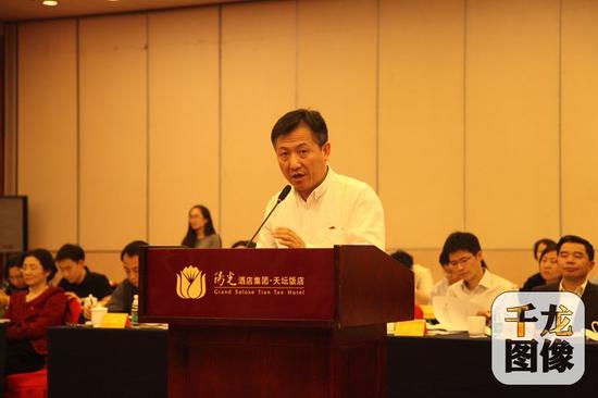 图为微博党委书记王祥述职。