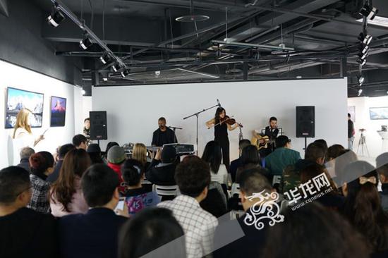 重庆最大摄影艺术展厅现场
