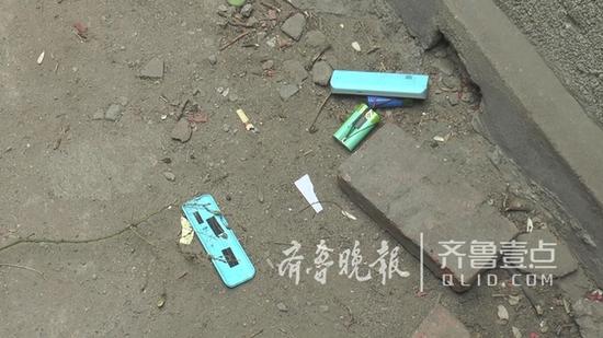 女子爬上阳台喝酒 自称喜欢醉酒的感觉 |阳台|喝