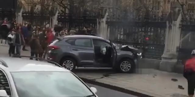 恐怖事件嫌犯撞击议会大厦现场