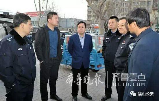 情趣女王王乔恩镂空连体网袜诱惑图
