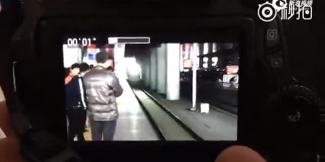 男子被卡身亡 事发瞬间视频曝光