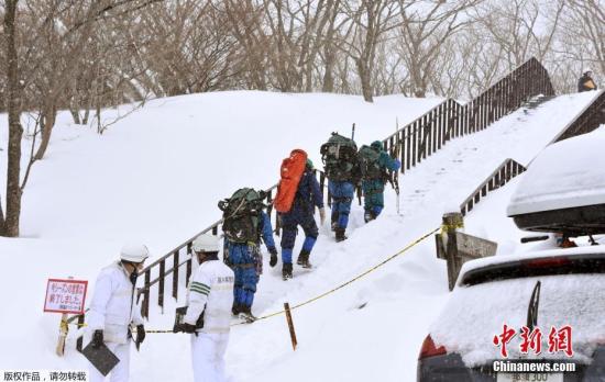 当地时间3月27日上午9时20分左右，日本栃木县那须町的“那须温泉家庭滑雪场”发生雪崩，正在此地进行登山训练的数名高中生不幸被卷入。
