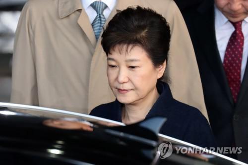 朴槿惠拟出庭接受审查 韩法院面临三大难题|朴