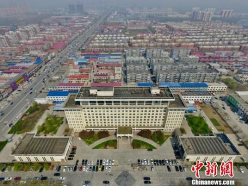 小货车月收入_男子买小货车不到俩月路上自燃烧成铁架子(2)