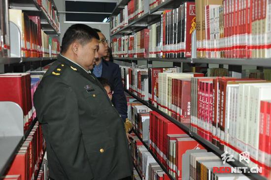 毛泽东图书馆的珍贵藏书引起了毛新宇的关注