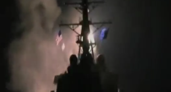现场：美国向叙利亚发射巡航导弹