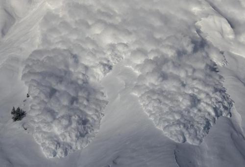 加拿大温哥华附近山区雪崩 5名韩国登山者遇难