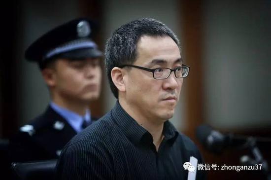 曾任北京市市政工程管理处七处经理的马斌今天在法庭上。      新京报记者尹亚飞 摄