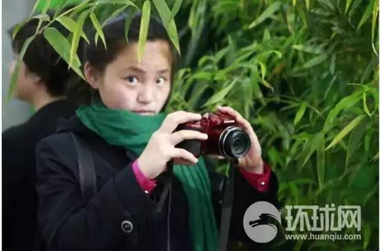 用三星照相机拍照的朝鲜人