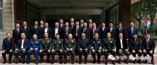 前排左起第六为张又侠,左起第八为马伟明