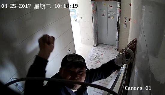 (监控被原房主砸坏)