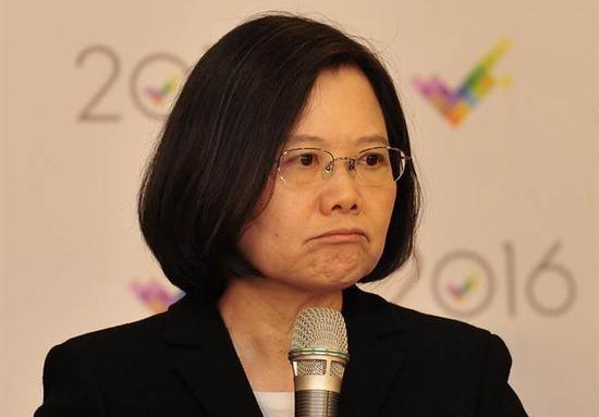 蔡英文就职快满一年,最新民调显示,民众对蔡政府满意度低于3成。(图片来源:台湾“中时电子报”)